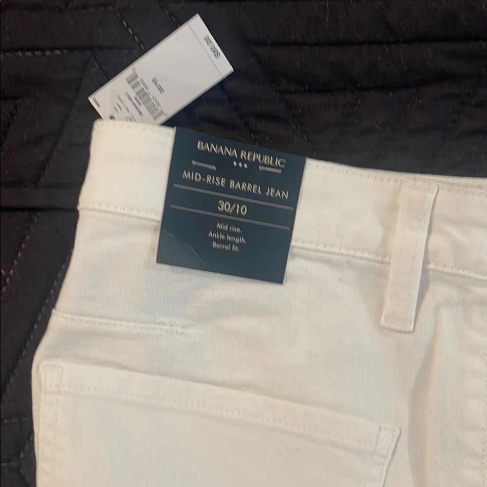 Banana Republic Women's White Mid-Rise Barrel Jeans